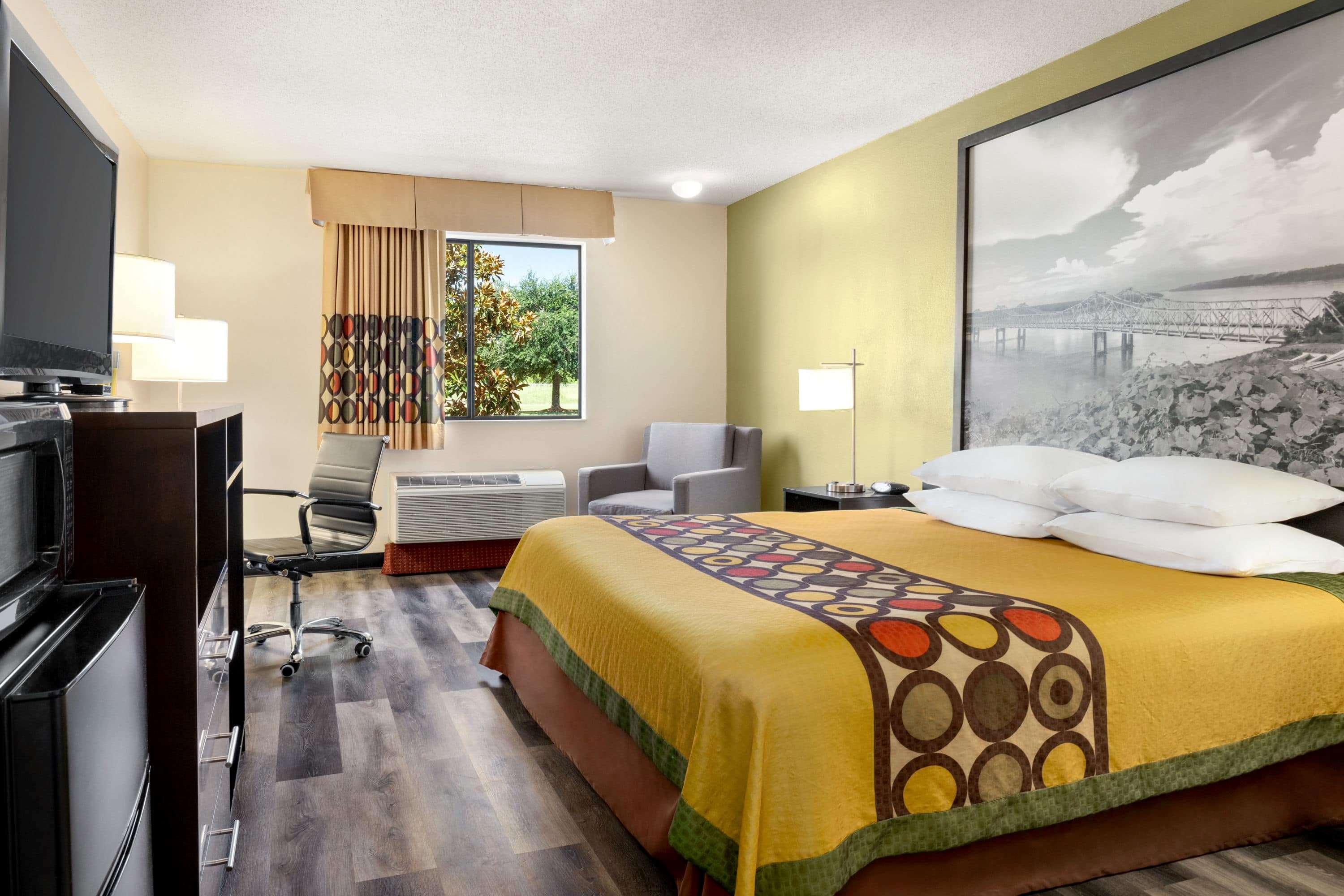 Super 8 By Wyndham Clinton Hotel Bagian luar foto